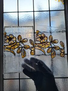 Repiquage pièce peinte grisaille et jaune d'argent Repiquage pièce peinte grisaille et jaune d'argent