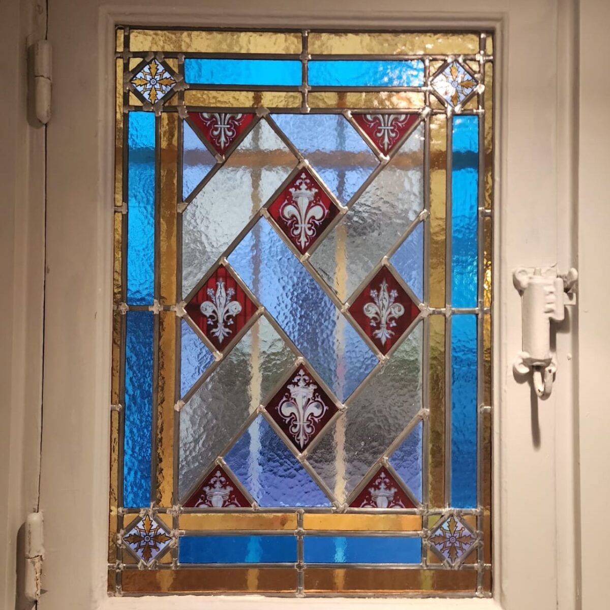 l Auberge bressane_Vitraux médiévaux